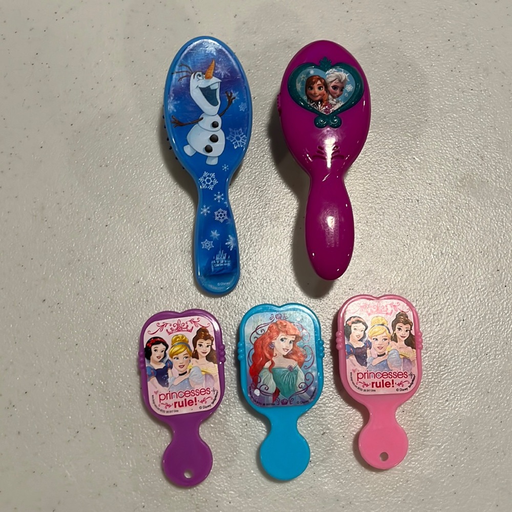 5 Princess Hairbrushes